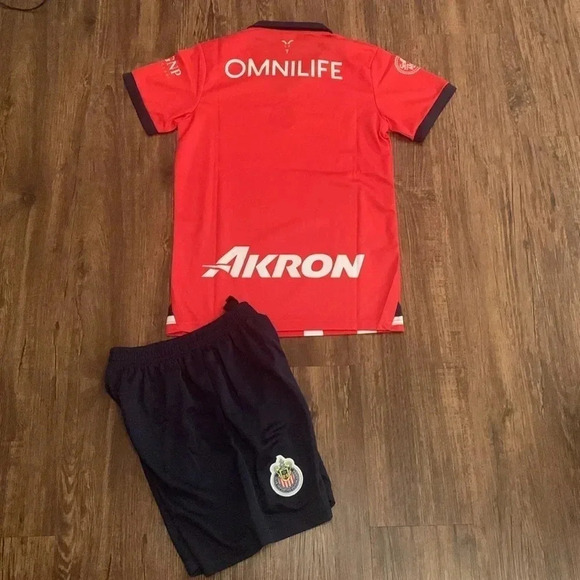 Club Guadalajara Las Chivas Home Soccer Jersey & Shorts Set Youth 2023-24 NWT - Picture 2 of 8